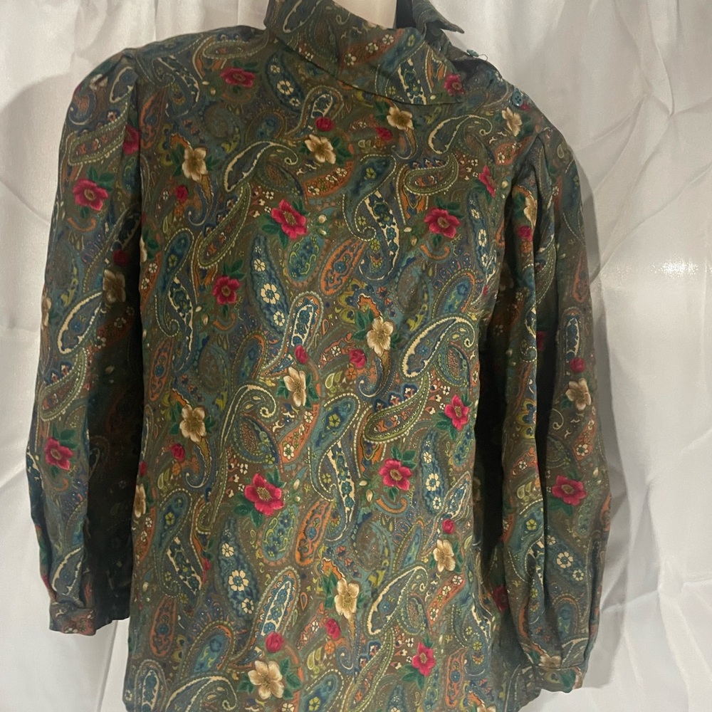 Perry Ellis Colorful Paisley Fabric - Picture 3 of 9